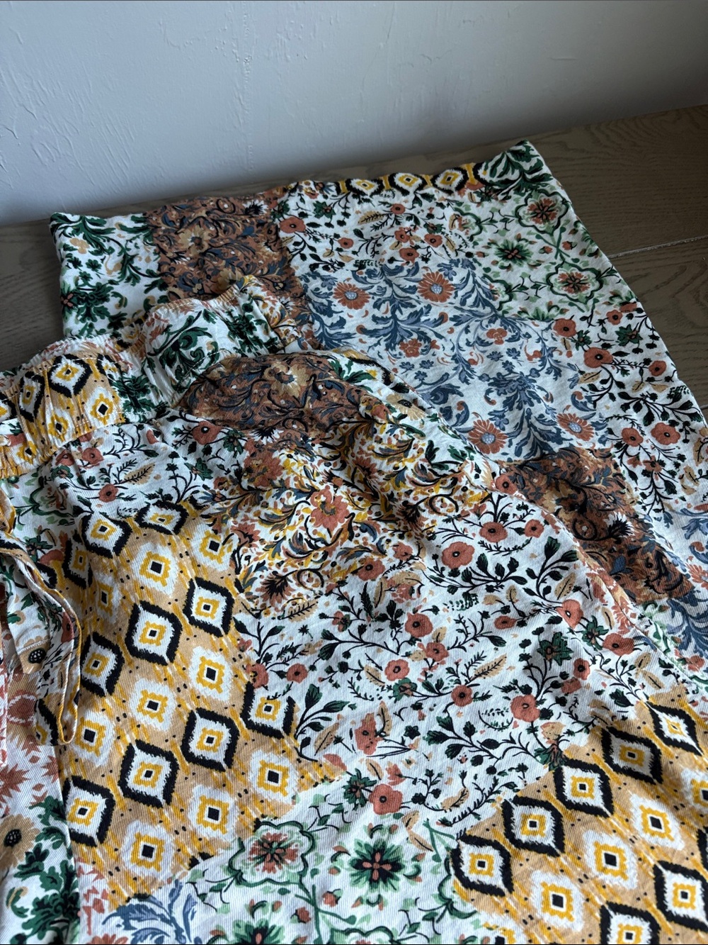 Patterned Floral & Geometric Pants- Multicolor - Picture 3 of 7